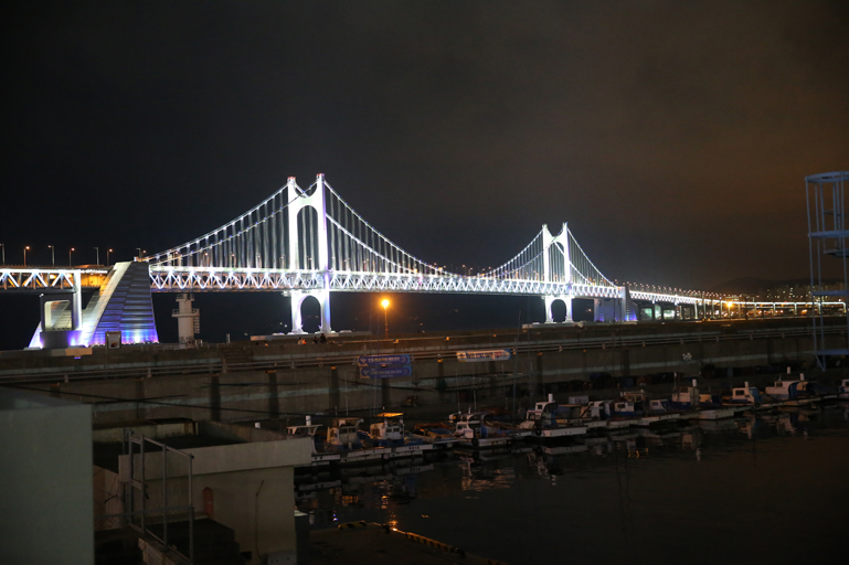 포구와 광안대교.JPG